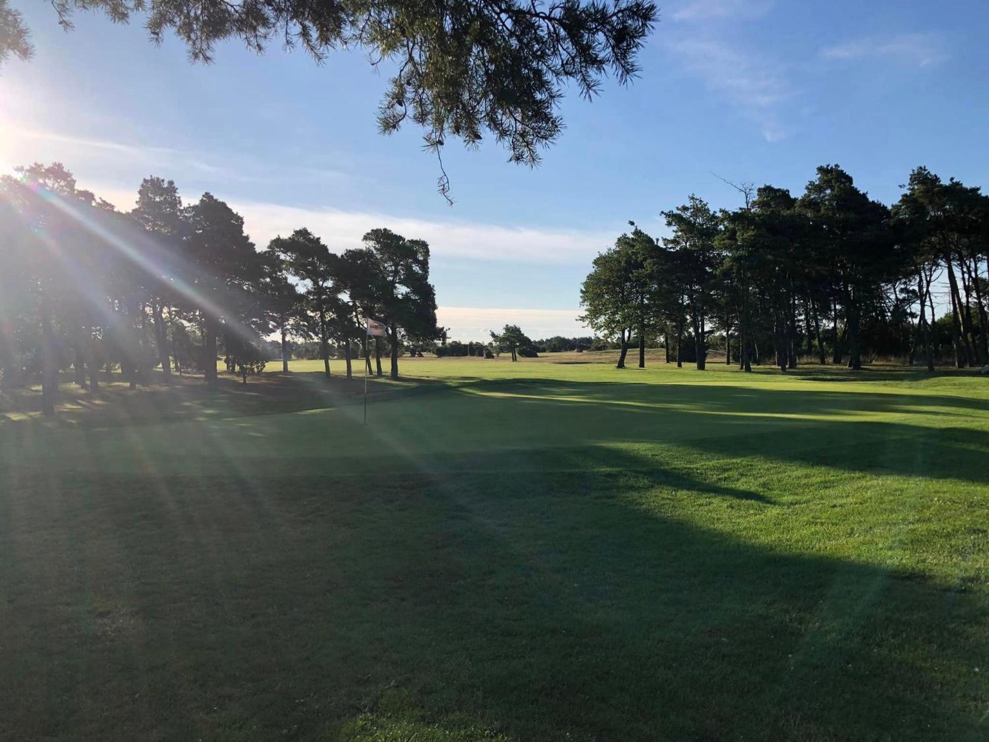 Naer Golfklubb Stugbyn Ξενοδοχείο Ljugarn Εξωτερικό φωτογραφία